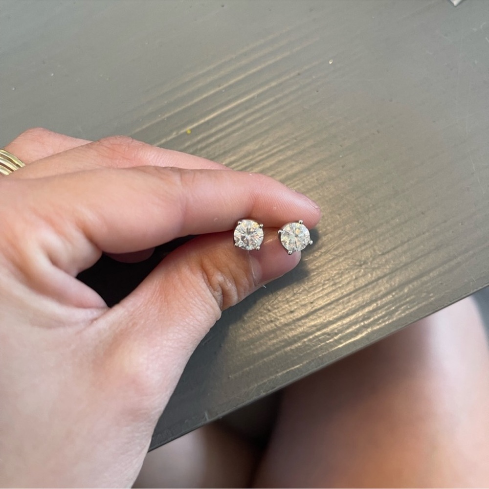 2.13 natural diamond studs